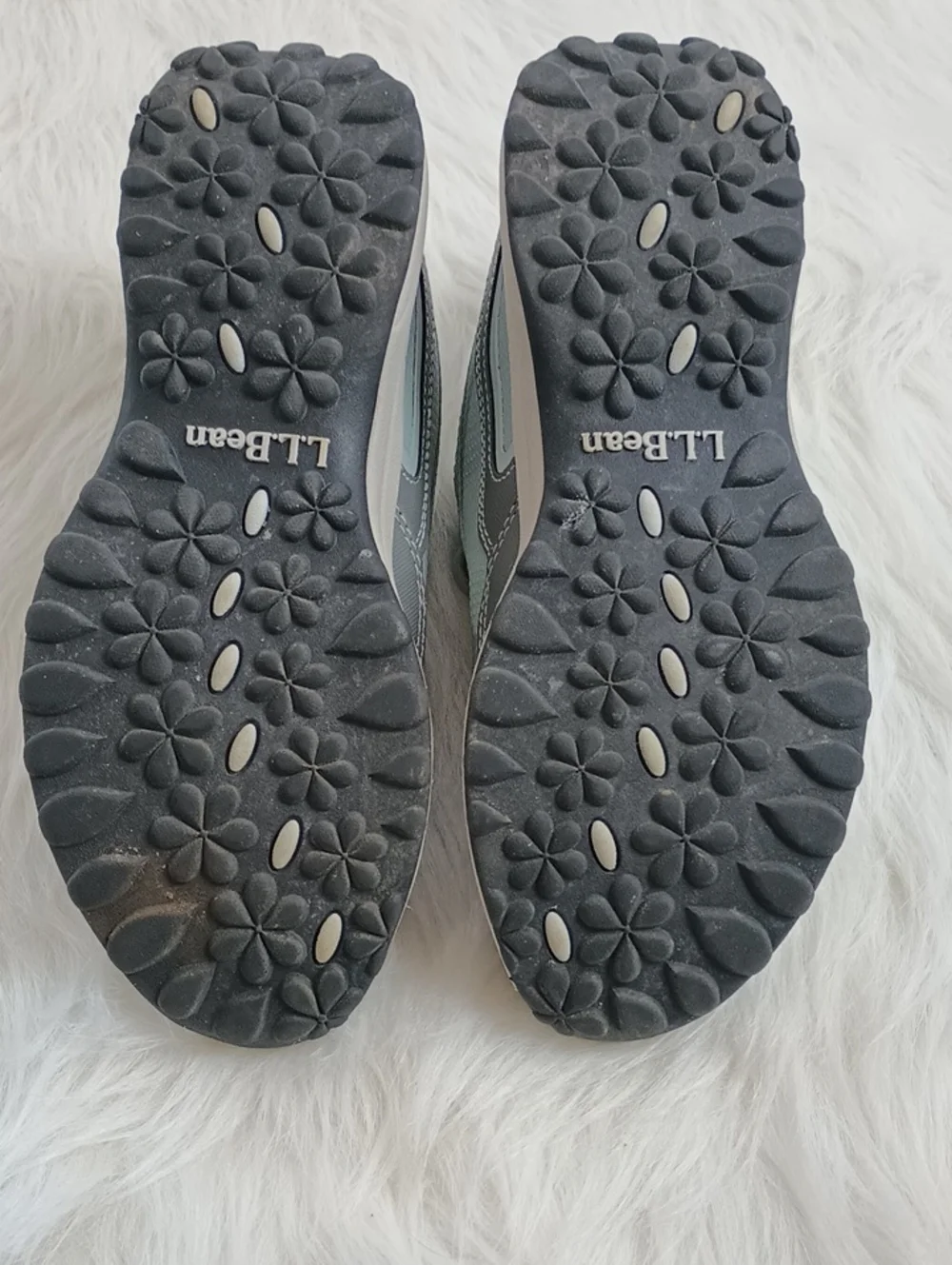 L.L. Bean Women's Hiking trail walking shoes/sneakers. size 8.5 gray/light teal